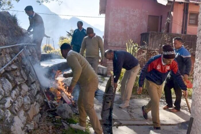 पुलिस ने थाना, कोतवाली और चौकियों में चलाया सफाई अभियान