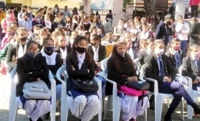 महाविद्यालय गोपेश्वर में आयोजित की गई व्यसन मुक्ति कार्यशाला
