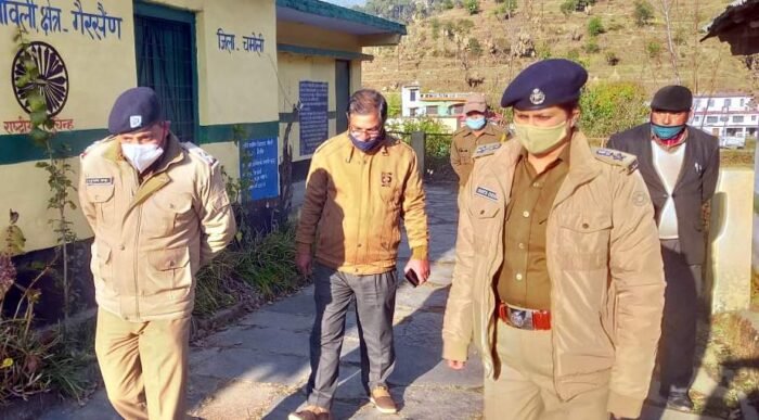 विधानसभा चुनाव को लेकर पुलिस अधीक्षक ने किया दूरस्थ बैरियरों व संवेदनशील मतदान केन्द्रों का निरीक्षण