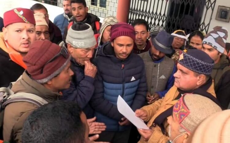 मांग पर कार्रवाई न होने पर पैनखंडा संघर्ष समिति ने विधायक के सम्मुख जताई नाराजगी
