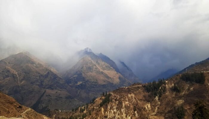 चमोली में मौसम ने बदली करवट, हल्की बारिश, बर्फवारी शुरु