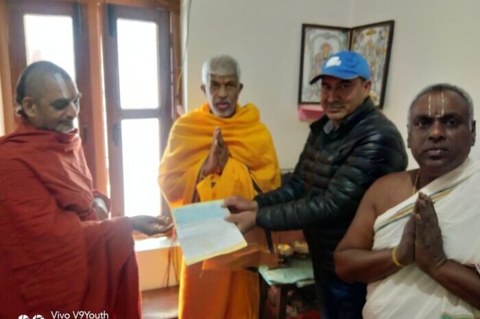 स्वामी नारायण आश्रम ने बदरीनाथ मन्दिर में अर्पित की एक करोड़ की धनराशि