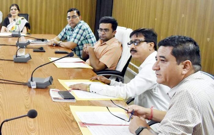 भ्रूण निर्धारण करने वाले अल्ट्रासाउंड केंद्रों पर डीएम ने कड़ी कार्रवाई के दिये निर्देश